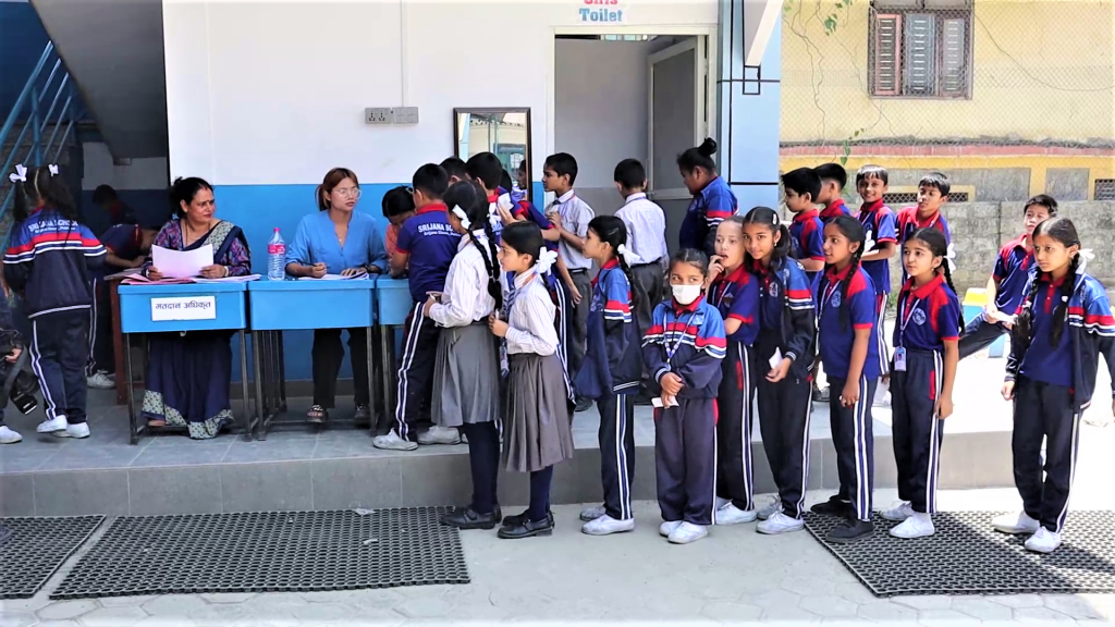 निर्वाचन अभ्यास गर्दै सृजना माविमा युवा रेडक्रस सर्कल गठन