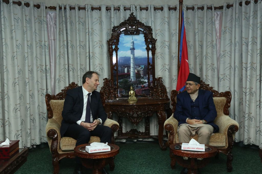 सभामुख घिमिरेसँग फ्रान्सेली राजदूत बोरबाओको भेट