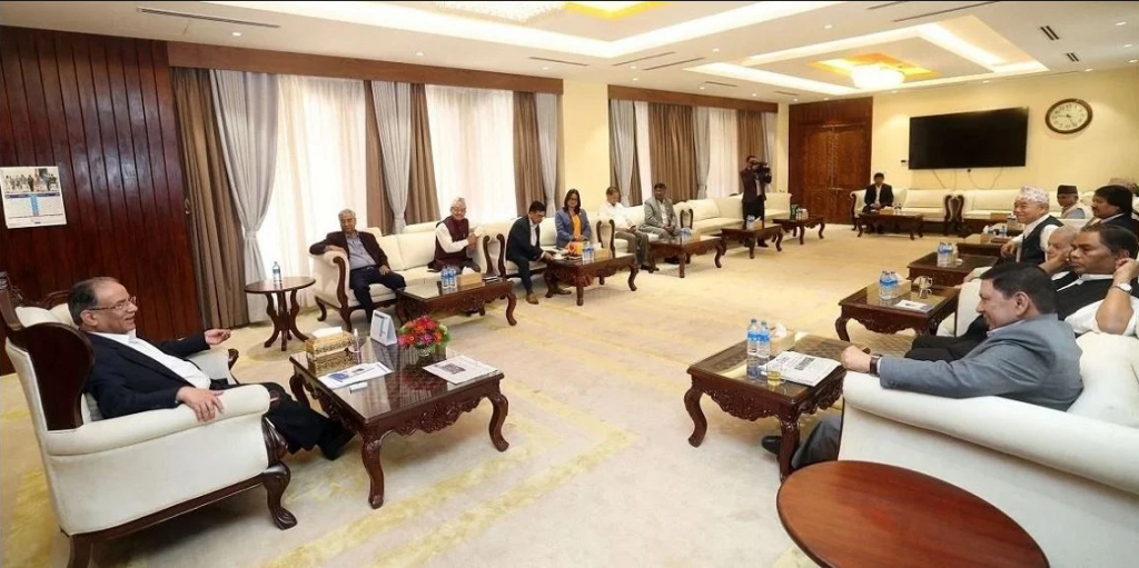 प्रधानमन्त्री प्रचण्डले राजीनामा दिनु पर्दैन : सात दल