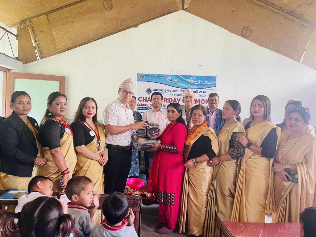 बाराही टाउनको स्थापना दिवस : २१ विद्यार्थीलाई शैक्षिक सामाग्री हस्तान्तरण