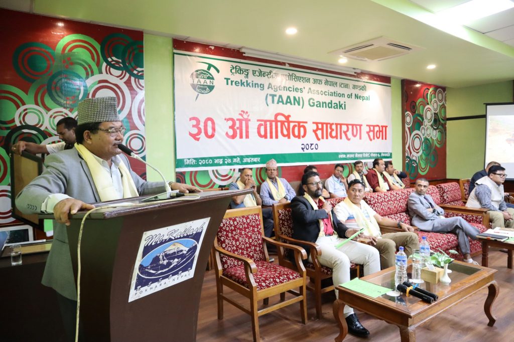 पदयात्राका लागि नयाँ पदमार्गको पहिचान गर्नुपर्नेमा गण्डकीका पर्यटन मन्त्री थापाको जोड