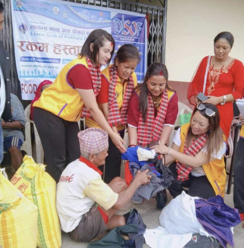 लायन्स क्लब अफ पोखरा बाराही टाउनको समन्वयमा धादिङका अशक्त जितबहादुरलाई सहयोग
