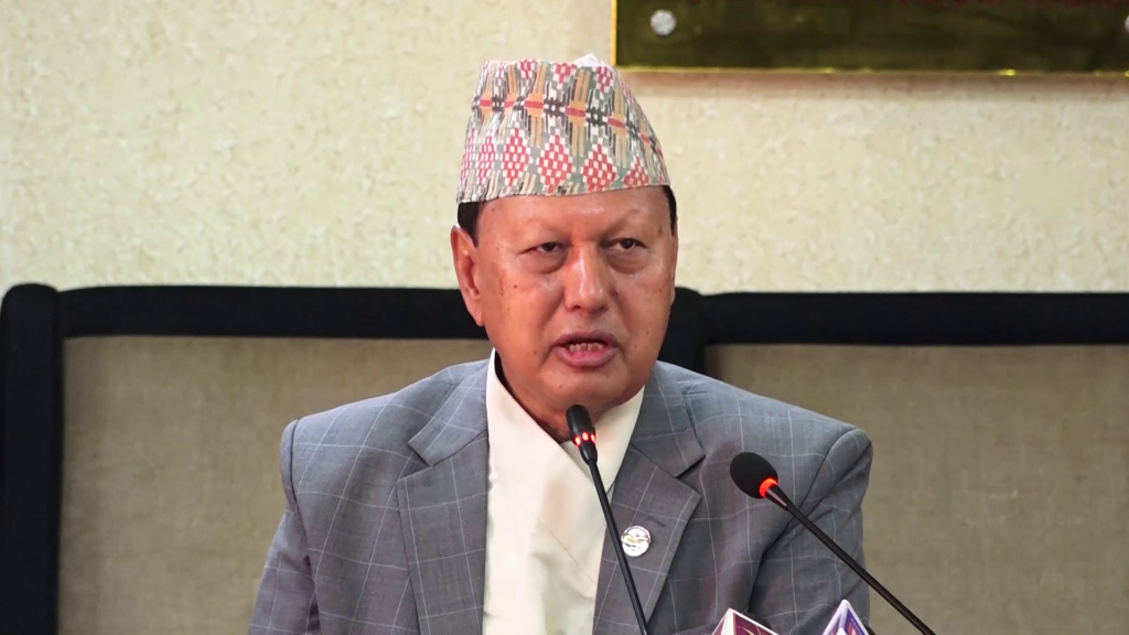 अब स्वास्थ्य उपचार नपाएर कोही नेपाली मर्नुपर्दैन : मन्त्री बस्नेत