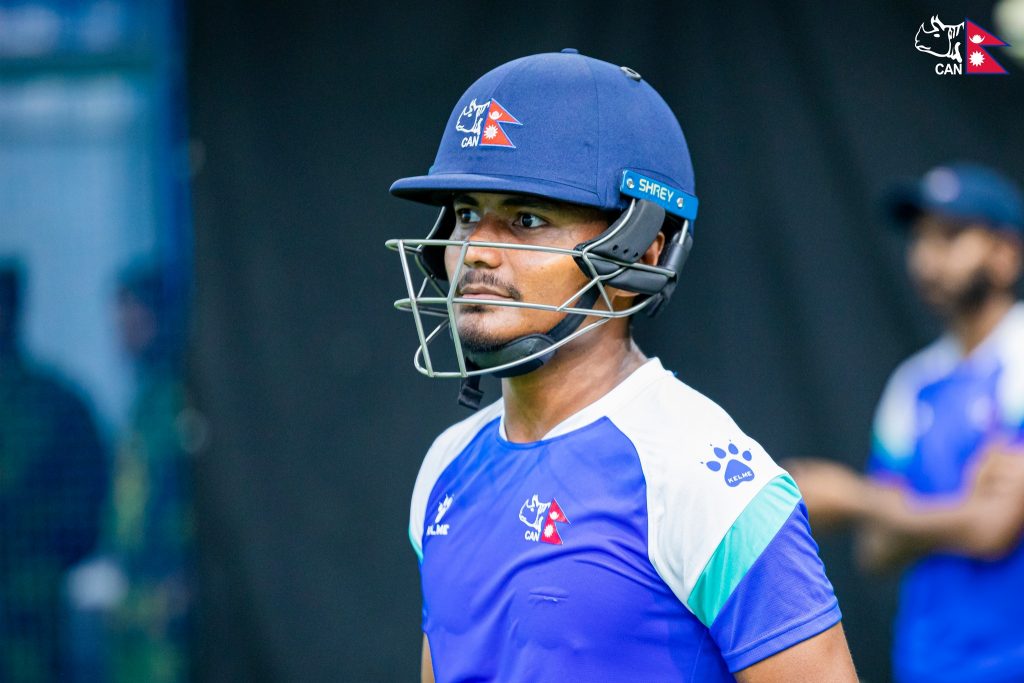 ५ रनमा आउट भए कप्तान रोहित