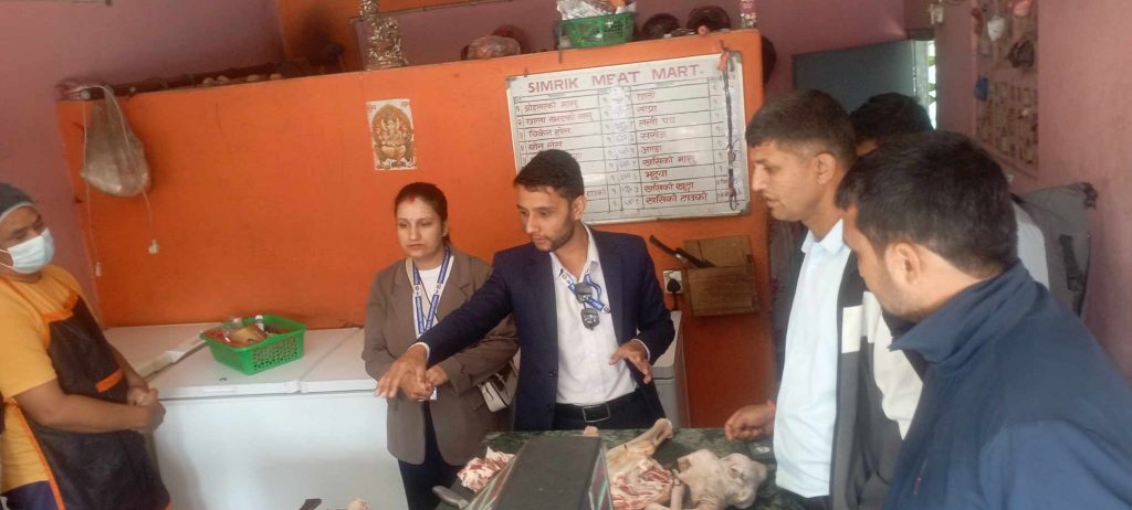 पोखराका ८ मासु पसलमा अनुगमन : १२ हजारको मासु नष्ट