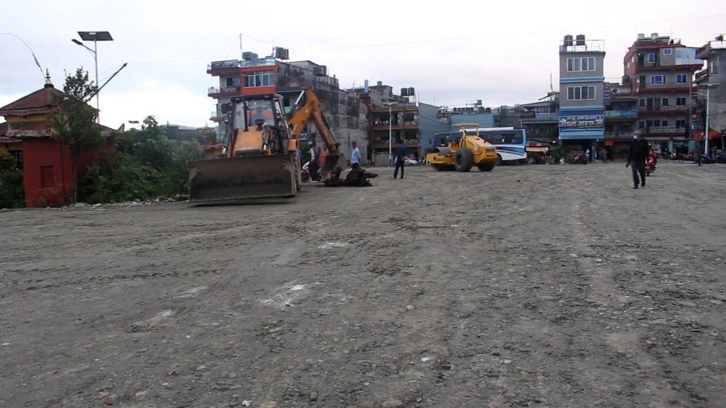 पोखरा बसपार्क व्यवस्थित गर्दै पोखरा महानगर