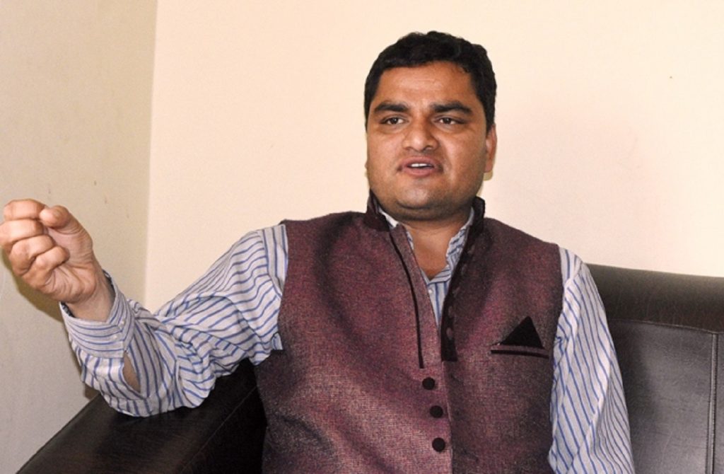 दसैँका बेला यात्रु चार गुणाले ठगिए : सांसद पौडेल