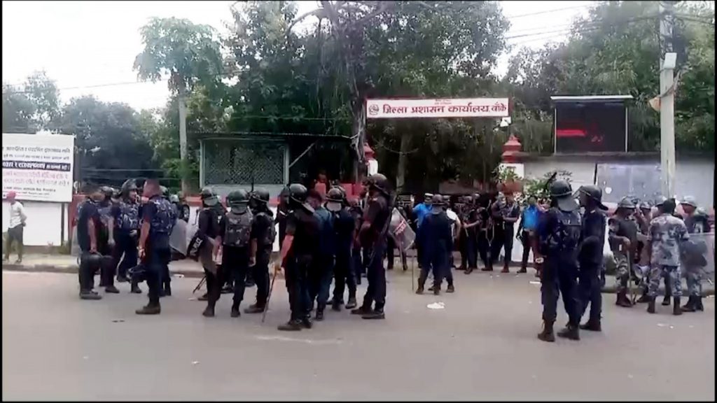 नेपालगन्जमा लागेको कर्फ्यु १२ घण्टाका लागि हटाइयो, सभा-जुलुस गर्न प्रतिबन्ध