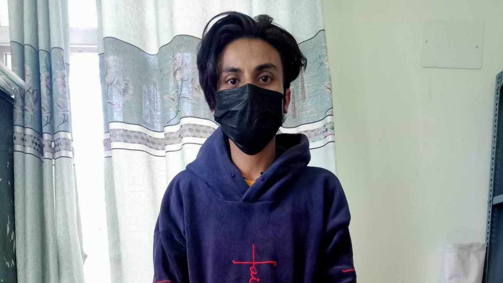 एटिएम मेशिन फोड्दै गरेको अवस्थामा पोखराबाट भारतीय युवक पक्राउ