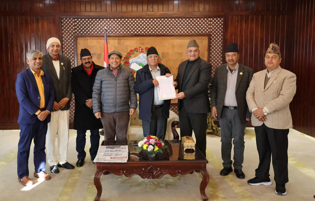 संघीयता कार्यान्वयन गर्न मुख्यमन्त्रीहरुले गराए प्रधानमन्त्रीको ध्यानाकर्षण