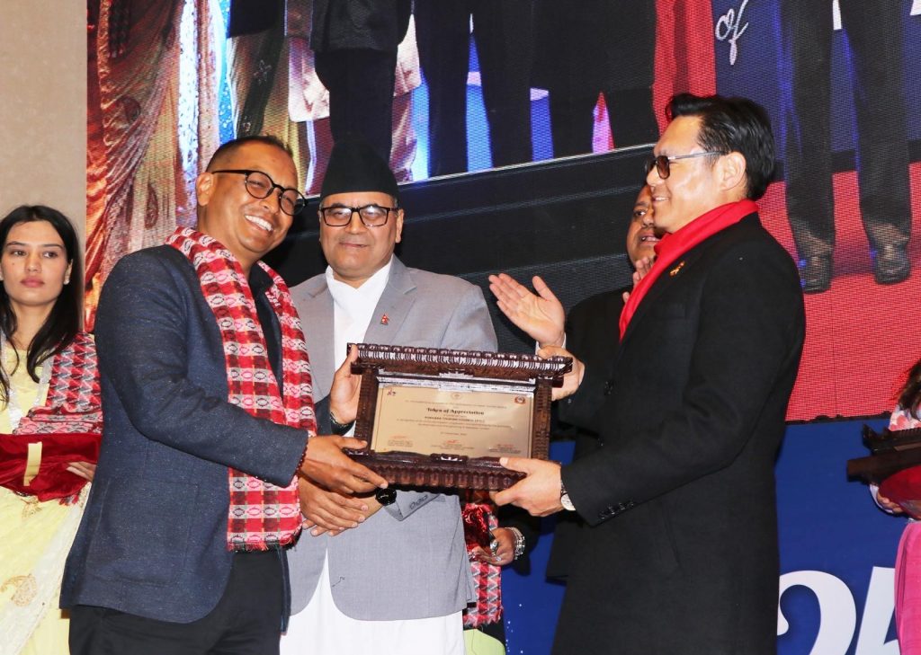 पर्यटन वोर्डबाट पोखरा पर्यटन परिषद् र माउण्ट कैलाश रिसोर्ट सम्मानित