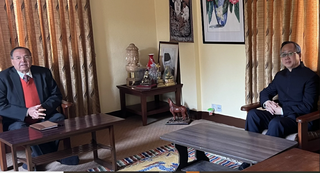 पूर्वप्रधानमन्त्री झलनाथ खनाल र चिनियाँ राजदूतबिच भेटवार्ता