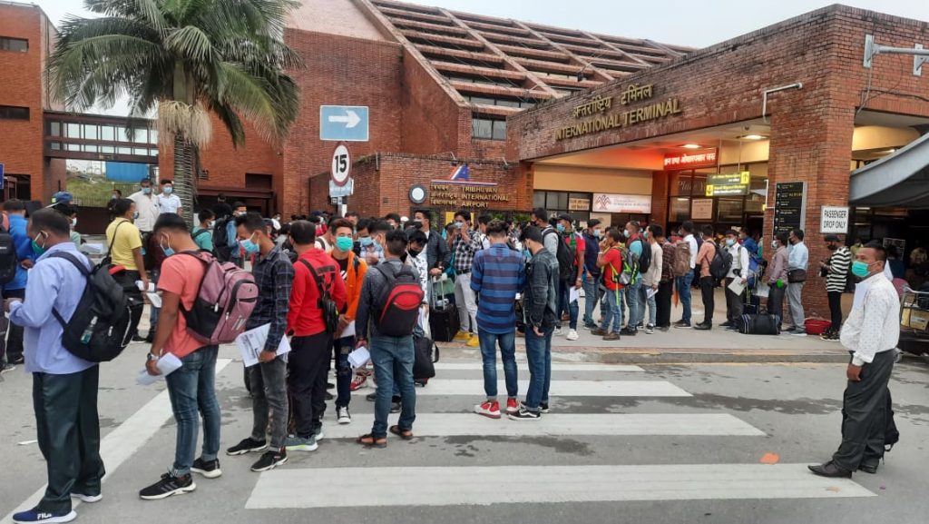 भिजिट भिसामा विदेश जान लागेका ८४ जना विमानस्थलबाट फिर्ता