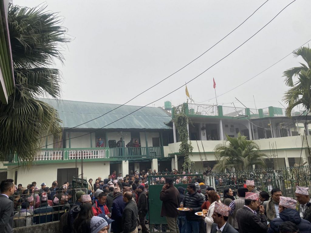 मौन अविधमा शेखर कोइराला निवासमा चियापान