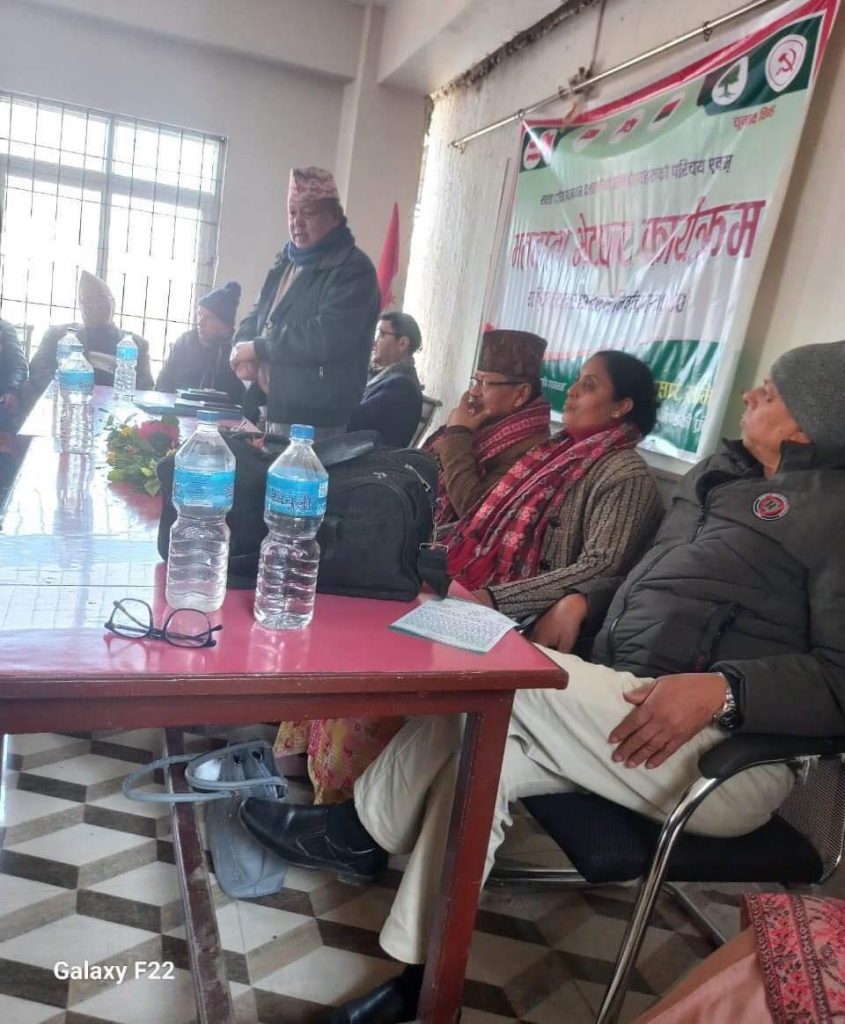 सत्तापक्षीय गठबन्धनका उम्मेदवार मतदाता भेट्दै नवलपुरमा