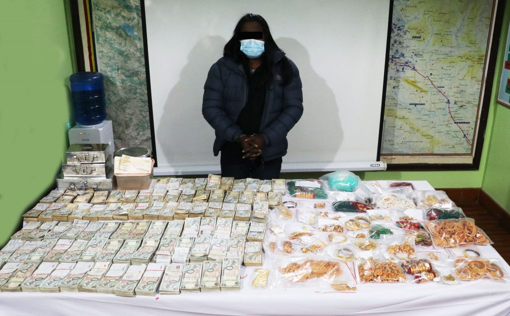 ६ केजी ६९ ग्राम सुन र ६ केजी चाँदी सहित पोखराबाट भारतीय नागरिक पक्राउ
