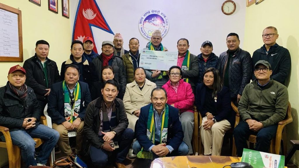 पोखरा म्याराथनलाई सहारा युकेद्वारा ५० हजार नगद हस्तान्तरण