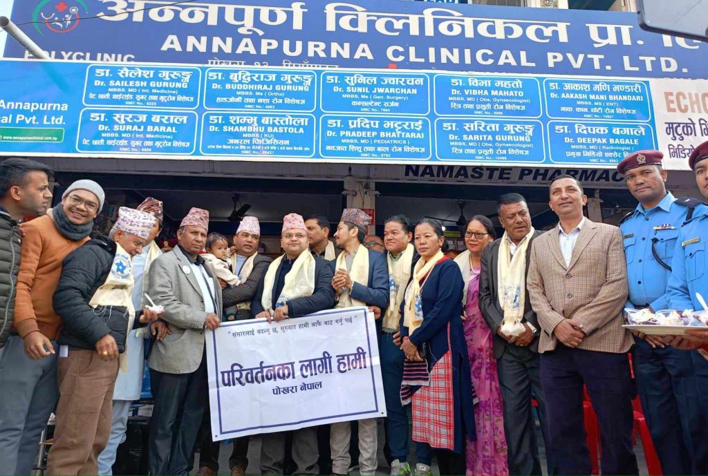 छोराको जन्मदिनमा न्यौपाने दम्पतीले गरे स्वास्थ्य शिविर, दुई सयभन्दा धेरैले लिए लाभ