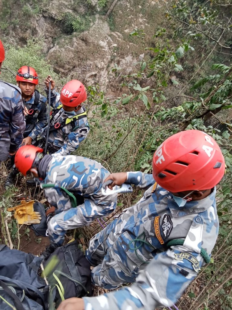 सशस्त्र प्रहरी द्वारा भिरमा अड्केको शवको उद्वार