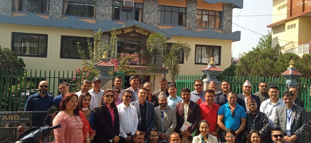 कोशीका उद्योग वाणिज्य संघका सचिवालयको टोली पोउवा संघमा