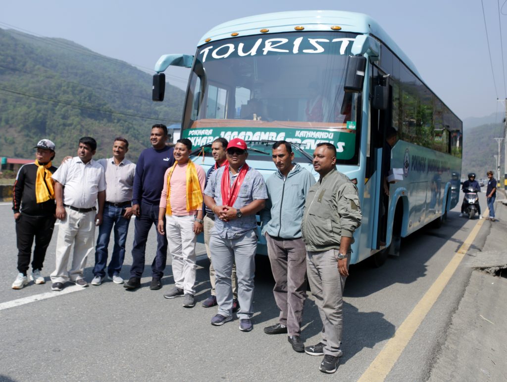 पोखरा—काठमाण्डौ फाइभ स्टार लेभलको सुविधा सहितको लक्जरी बस सञ्चालन (भिडियो सहित)