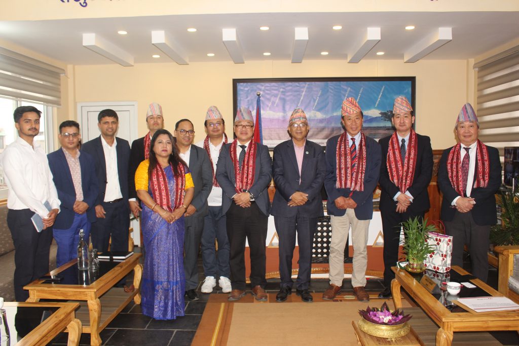 फेवातालमा जम्मा भएको माटो र गेग्र्यान निकाल्ने प्रविधिका विषयमा छलफल