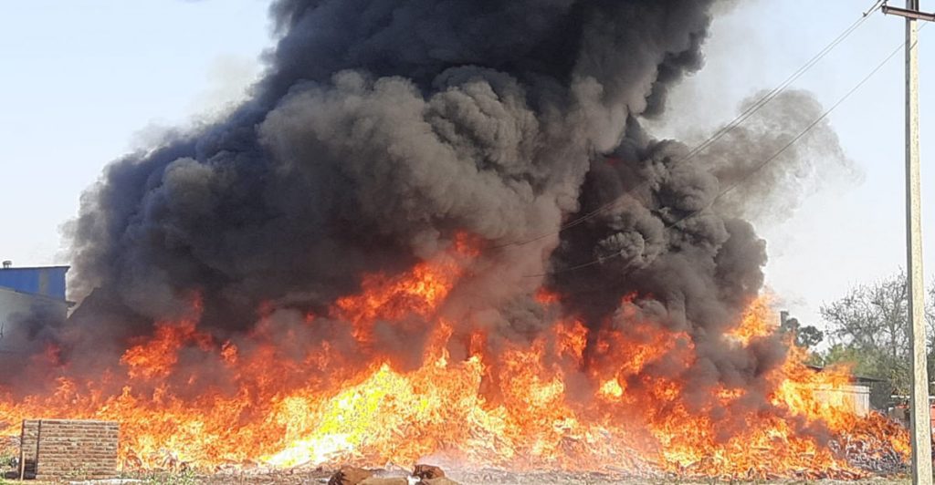 बाँकेको हर्बल प्रालिमा आगलागी, ११ वटा दमकलले आगो निभाउँदै