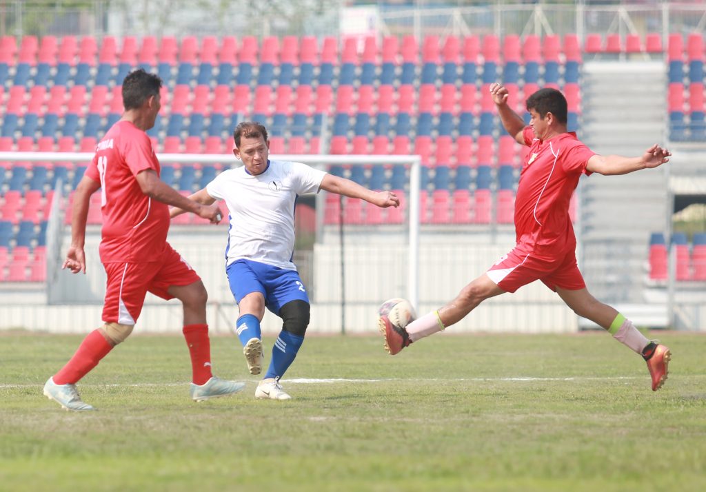 एट ए साईड फोर्टी फाइभ प्लस राष्ट्रिय भेट्रान्समा एक्स वारियरको बिजयी शुरुवात