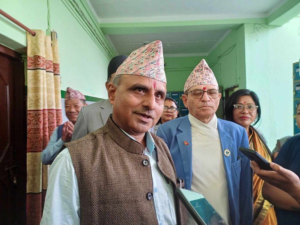 सङ्कल्प प्रस्तावको पक्षमा मतदान गर्न एमालेको ह्विप