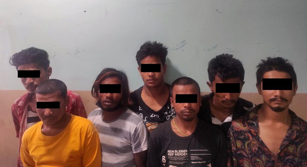 पोखरामा पर्यटकलाई होटल मिलाइदिन्छु भन्दै हैरान पार्ने ७ युवक पक्राउ