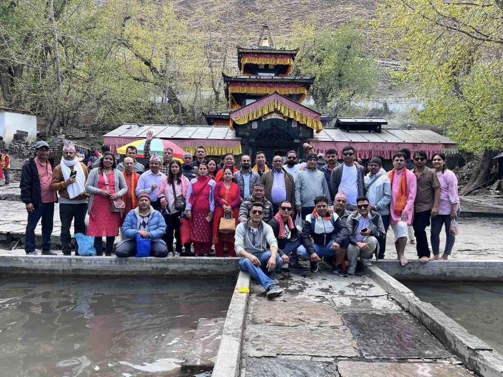 कपडा ब्यवशायीद्धारा कोराला नाकाको अवलोकन