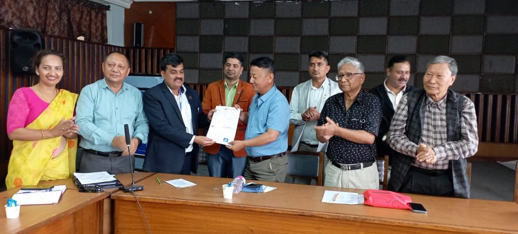 पोउवा संघका सदस्यहरुको दुर्घटना बीमा