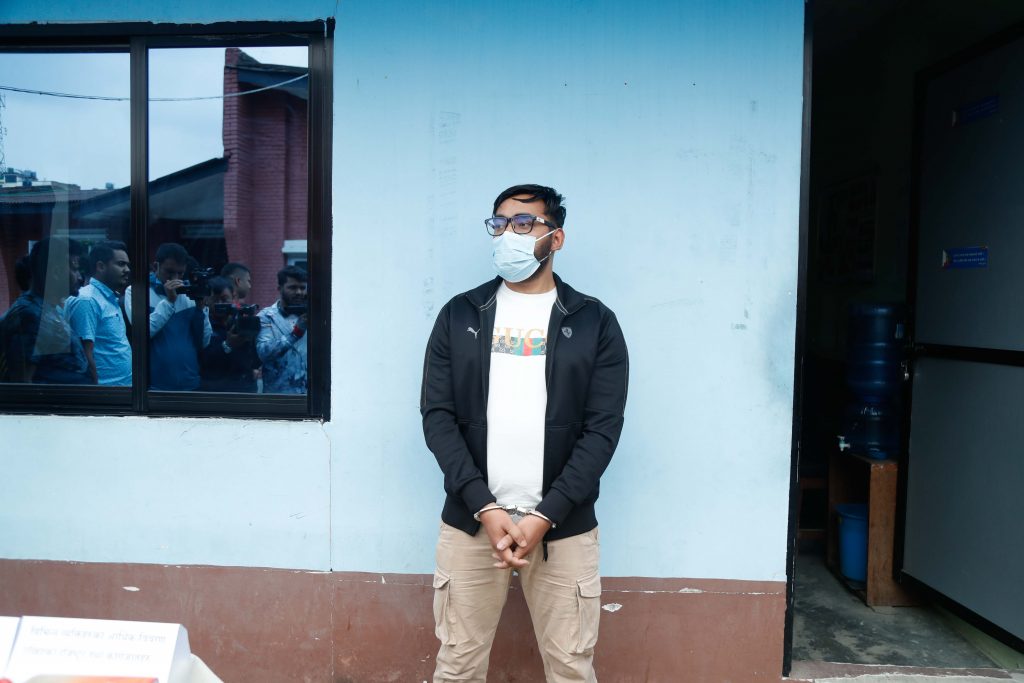 २ अर्ब १ करोडको अनलाइन सट्टेबाजी गर्ने २४ वर्षीय युवा पक्राउ