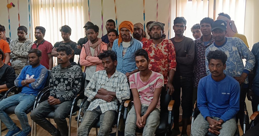 कश्मिरमा बन्धक बनाइएका ३६ नेपालीको उद्धार