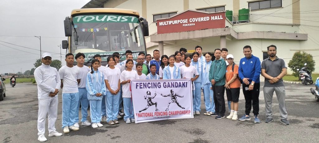 फेन्सिङ खेलाडीलाई वोर्ड सदस्य गुरुङको शुभकामना