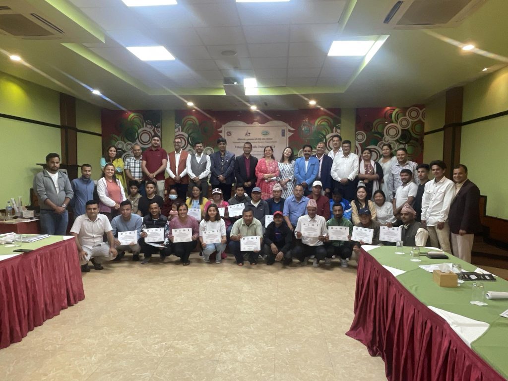 भिटोफ गण्डकीको गाउँले गाइड तालिम सम्पन्न