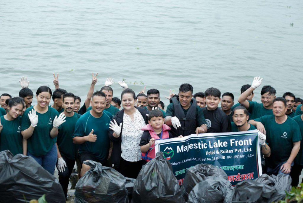वार्षिकोत्सवको अवसरमा मजेष्टिक लेक फ्रण्ट होटललले गर्‍यो फेवाताल सरसफाई