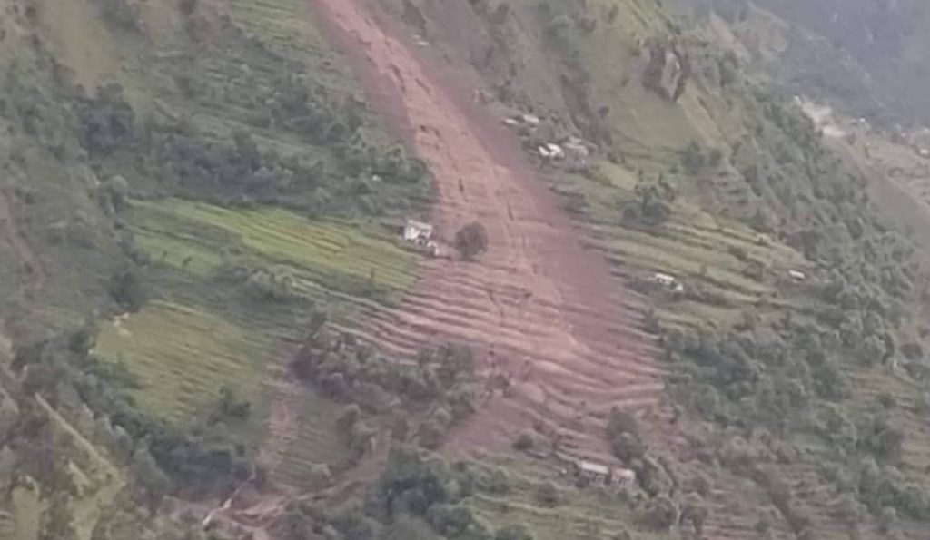 पहिरोको जोखिम बढेपछि सुर्खेत च्याउपानीका ११ परिवारलाई अन्यत्र सारियो