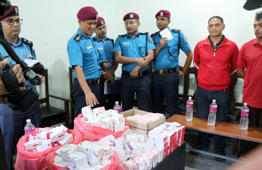 लागुऔषध बिक्री गर्ने होटल दीपदर्शनका सञ्चालक र म्यानेजर पक्राउ