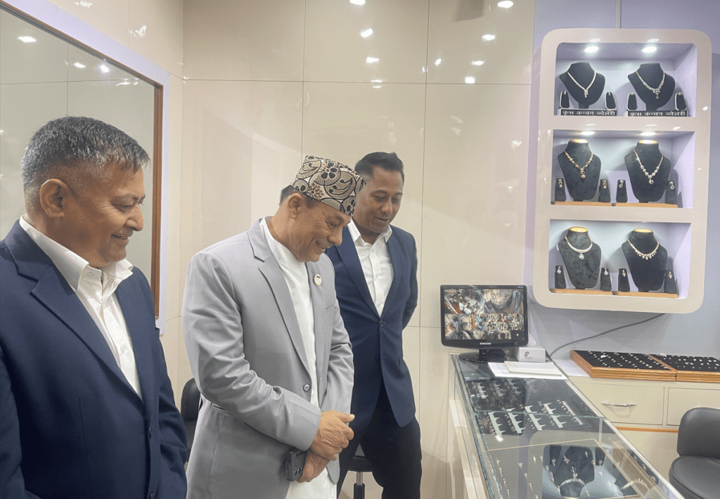 कृस कञ्चन ज्वेलरीमा डायमण्ड सोरुम उद्घाटन