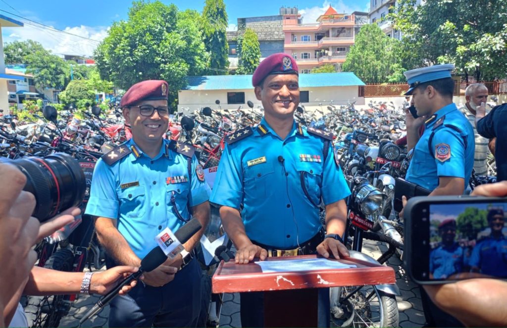 कास्कीमा मोटरसाइकल स्वरुप परिवर्तन गर्ने २०३५ जनालाई कारबाही (भिडियो)