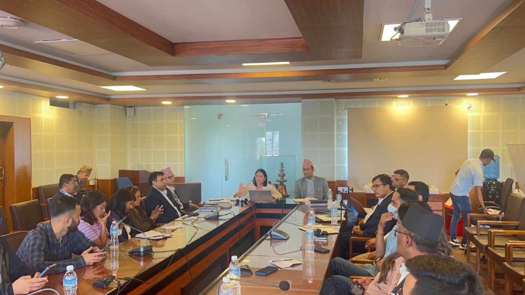 शिक्षा क्षेत्रको सुधारको निम्ति मन्त्री भट्टराईद्वारा संचारकर्मीसंग सुझाव ग्रहण