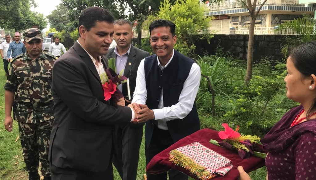 स्वास्थ्य मन्त्री पौडेलद्वारा परिवार नियोजन संघको निरीक्षण