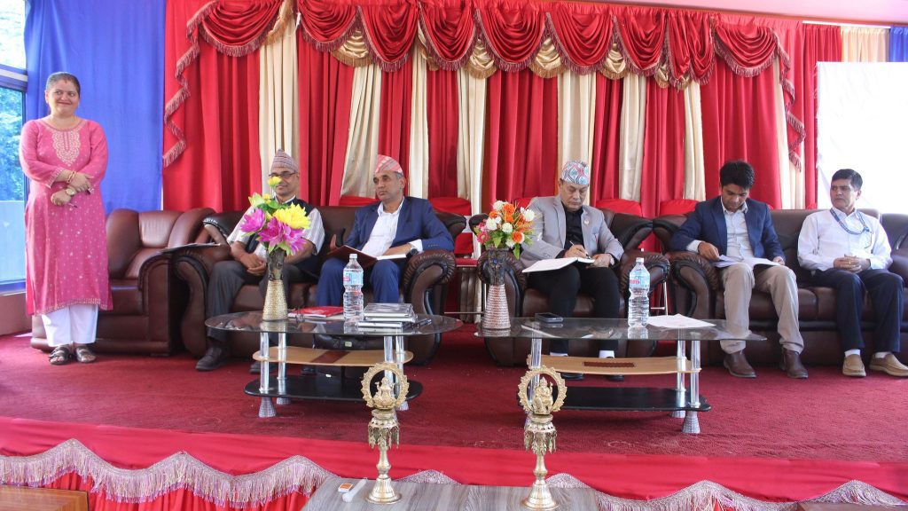 शिक्षामा सुधार ल्याउन तीनै तहको सरकार एक हुनुपर्छ : मन्त्री थापा