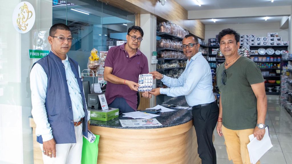 पोउवासंघ महाधिवेशनः १६ बुँदे प्रतिबद्धतासहित अर्जुन पोखरेल प्यानल व्यवसायीको घरदैलोमा