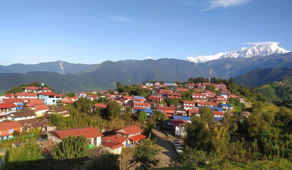 बर्खाले सुनसान बनेको घलेगाउँ पर्यटकको पर्खाइमा