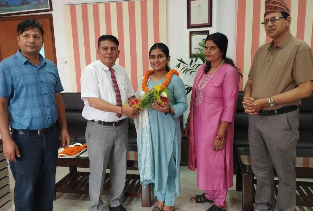 बिएसस्सी नर्सिङको प्रवेश परीक्षा : प्रतिभा माविकी आयुषा ढकाल नेपालमै उत्कृष्ट