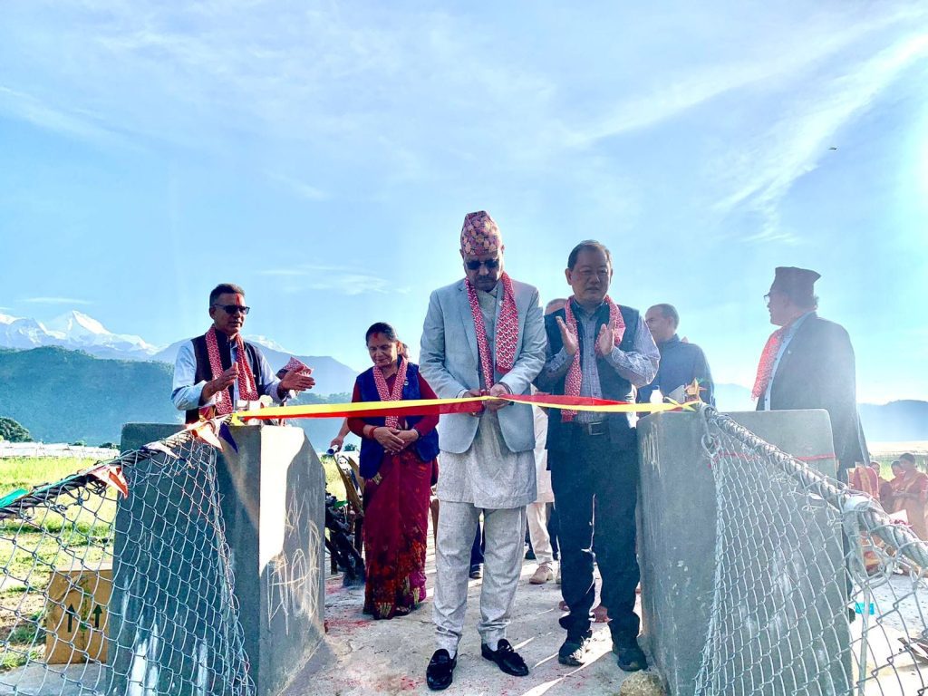 गण्डकीका भौतिक पूर्वाधार मन्त्री केसीले गरे चौर अम्बोट झोलुंगे पुलको उद्घाटन