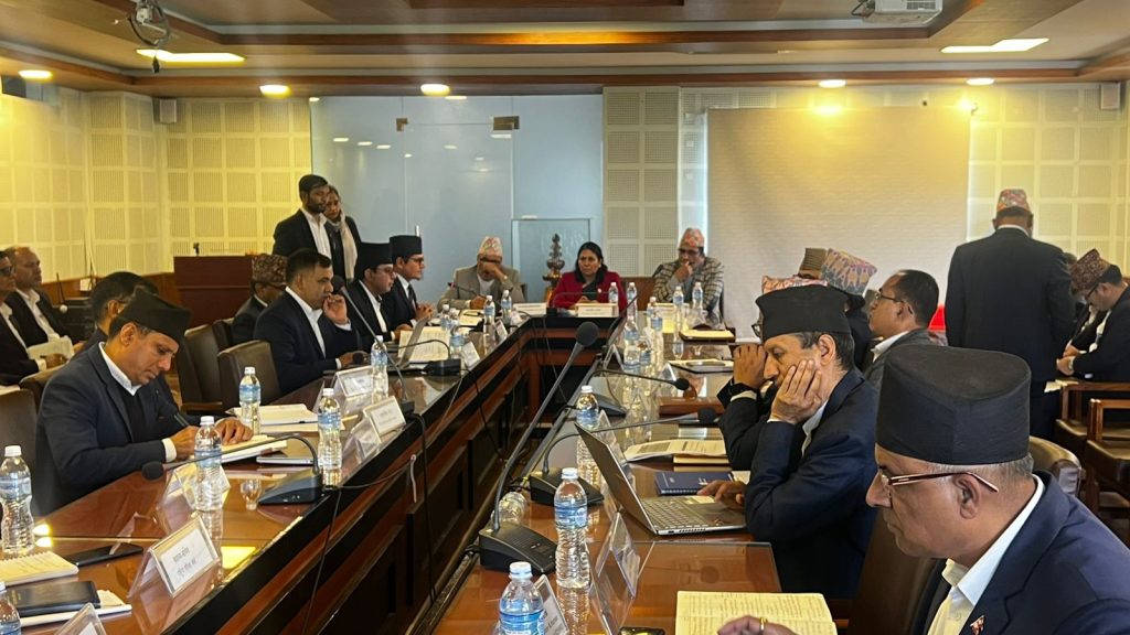 शत प्रतिशत नतिजा निकाल्न शिक्षामन्त्री भट्टराईको कर्मचारीलाई आग्रह