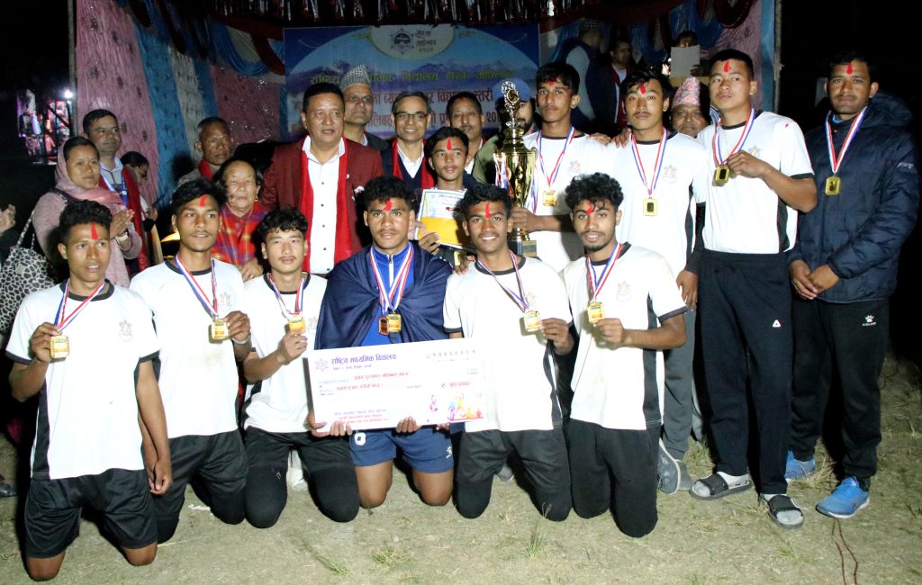 राष्ट्रिय माविमा आयोजित अन्तर विद्यालय स्तरीय छात्र/छात्रा भलिवलको उपाधी छात्र तर्फ गुरुकुल र छात्रातर्फ करुणानीधिलाई